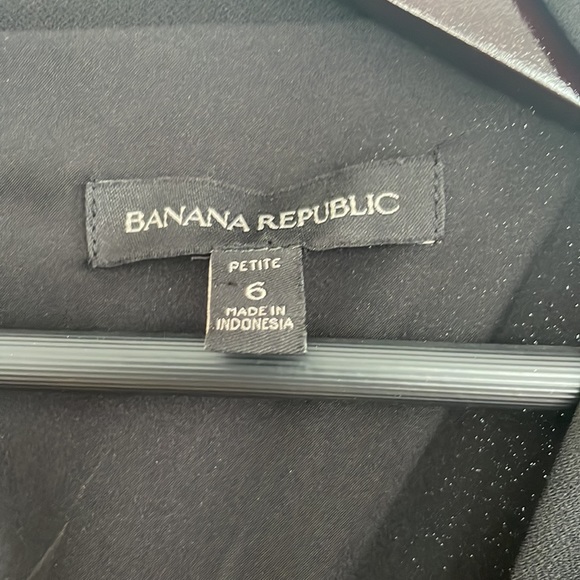 Banana republic black dress with minor pulls - see photos - Picture 5 of 5